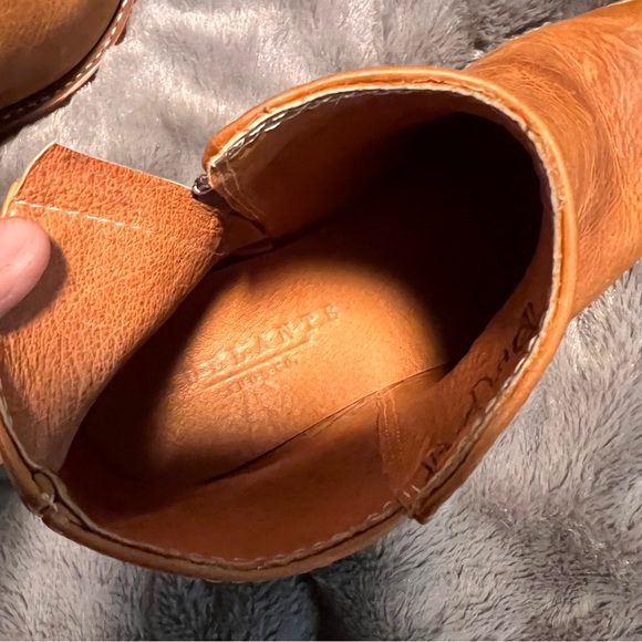 Adelante Shoe Co. Granada Ankle Boots - Picture 7 of 8